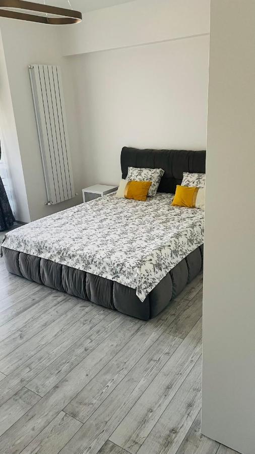 Eric Apartament مامايا المظهر الخارجي الصورة